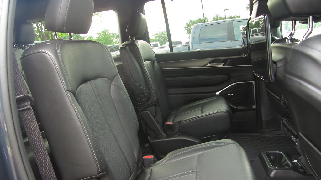 Used 2025 Jeep Wagoneer Series II w/ Convenience Group I AWD/4WD image 10