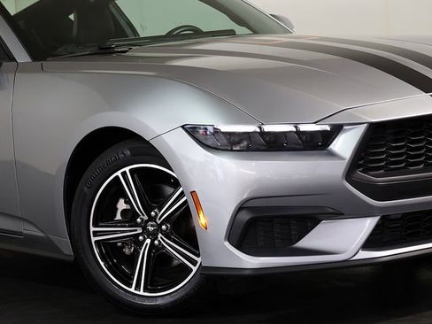 Used 2025 Ford Mustang Premium RWD image 8