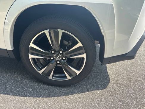 Used 2025 Lexus UX 300h FWD w/ Accessory Package (Z1) image 9