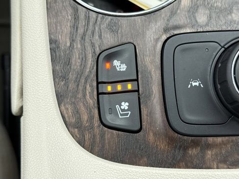 Used 2020 GMC Acadia Denali w/ Technology Package image 23