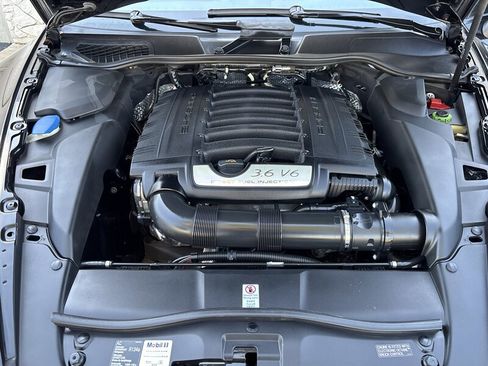 Used 2014 Porsche Cayenne AWD/4WD image 40