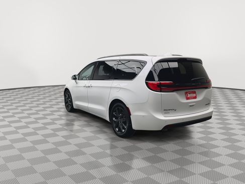 Used 2022 Chrysler Pacifica Limited w/ S Appearance Package FWD image 41
