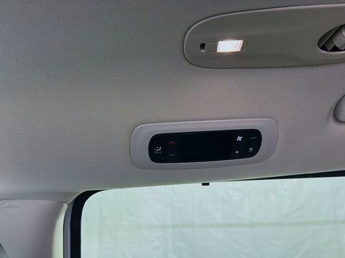 Used 2024 Chrysler Pacifica Touring-L FWD image 25