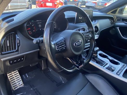 Used 2020 Kia Stinger GT1 image 16