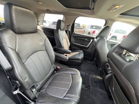 Used 2011 GMC Acadia SLT w/ Technology Package AWD/4WD image 9