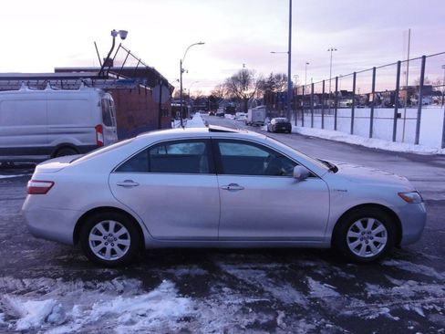 Used 2009 Toyota Camry Hybrid image 2