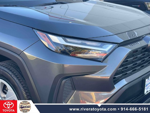 Used 2023 Toyota RAV4 LE AWD/4WD image 11