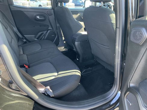 Used 2021 Jeep Renegade Latitude w/ Sun & Sound Group image 12