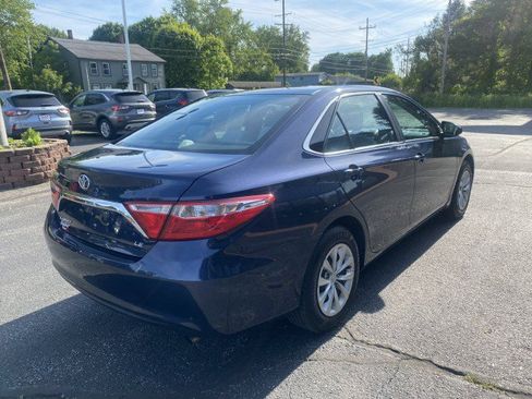 Used 2015 Toyota Camry LE FWD image 5