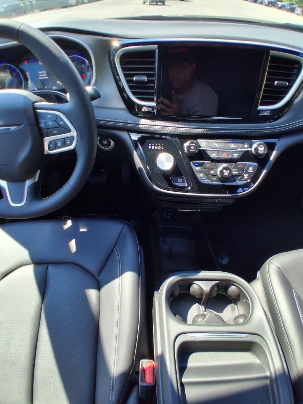 New 2027 Chrysler Pacifica Select AWD/4WD image 17