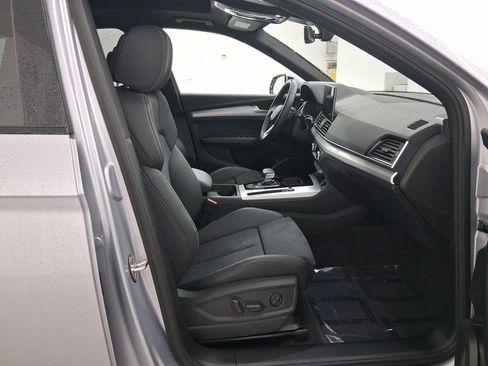 Used 2024 Audi Q5 e Premium Plus w/ Premium Plus Package image 33