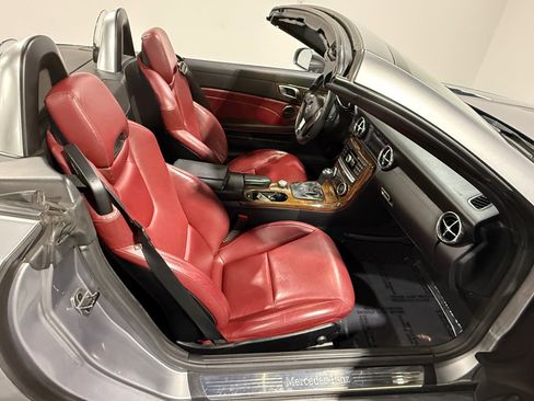 Used 2015 Mercedes-Benz SLK 350 image 43