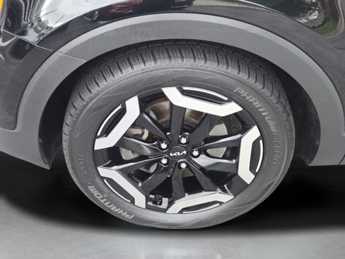 Used 2023 Kia Telluride EX w/ EX Captain's Chair Package FWD image 10