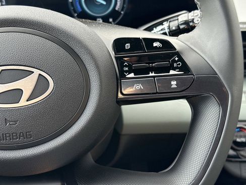 New 2025 Hyundai Elantra Limited image 6