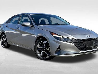 Used 2021 Hyundai Elantra SEL w/ Convenience + Premium Package