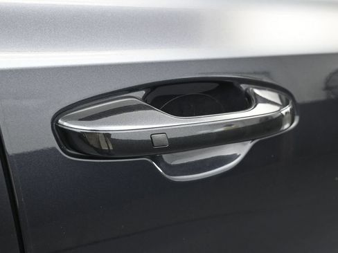 Used 2025 Kia Sorento S w/ Panoramic Sunroof Package FWD image 44