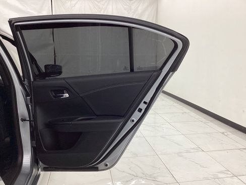 Used 2017 Honda Accord Sport image 25