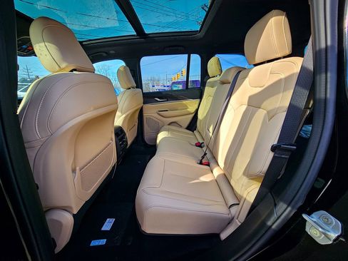 New 2025 Jeep Grand Cherokee Limited w/ Trailer Tow Package image 34