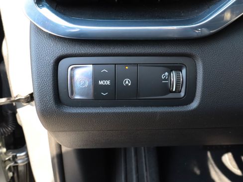 Used 2026 GMC Acadia Elevation w/ Elevation Premium Package FWD image 16