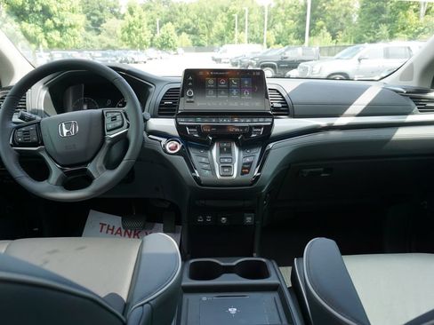 Used 2026 Honda Odyssey Touring image 18