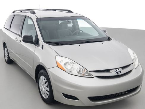 Used 2007 Toyota Sienna LE FWD image 1