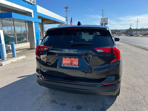 Used 2020 GMC Terrain SLE w/ Driver Convenience Package image 8