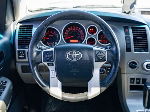 Used 2016 Toyota Sequoia SR5 AWD/4WD image 20