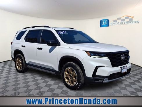 Certified 2024 Honda Pilot TrailSport image 1