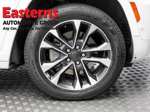 Used 2022 Jeep Grand Cherokee Overland AWD/4WD image 35