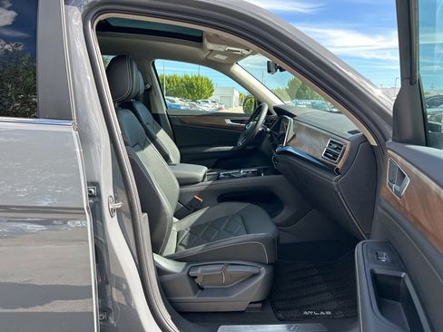 New 2026 Volkswagen Atlas SE FWD image 41