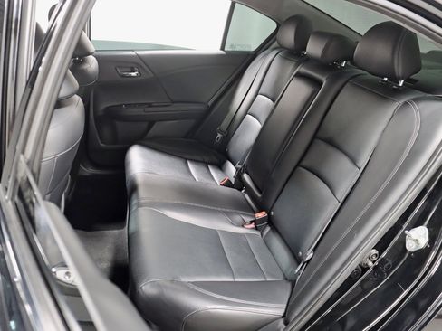 Used 2016 Honda Accord Touring image 27