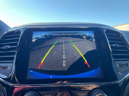 Used 2022 Jeep Grand Cherokee Laredo X image 6