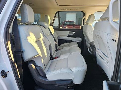 Certified 2025 Ford Expedition Max Platinum image 17