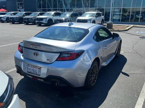 Used 2025 Toyota GR86 Premium w/ ALL Weather Mat Package (TMS) RWD image 2