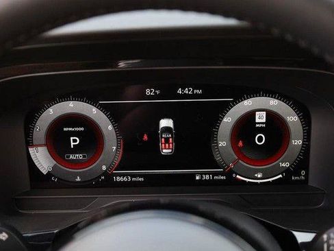 Used 2025 Nissan Pathfinder Platinum AWD/4WD image 14