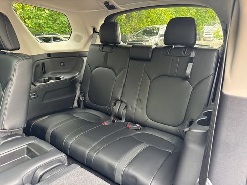 Used 2023 Honda Pilot Touring image 25