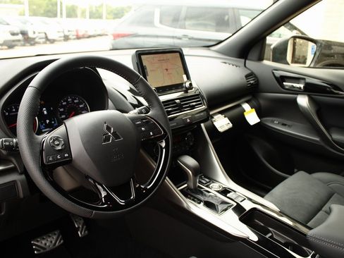 New 2025 Mitsubishi Eclipse Cross SEL image 3