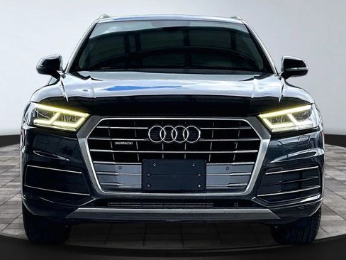 Used 2019 Audi Q5 2.0T Premium Plus w/ Premium Plus Package AWD/4WD image 2