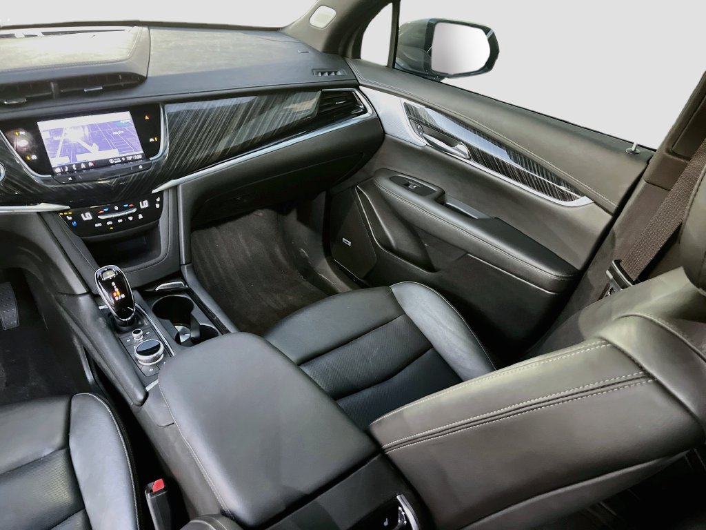 Used 2025 Cadillac XT6 Premium Luxury AWD/4WD image 25