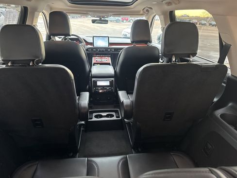 Used 2024 Lincoln Aviator Reserve image 10