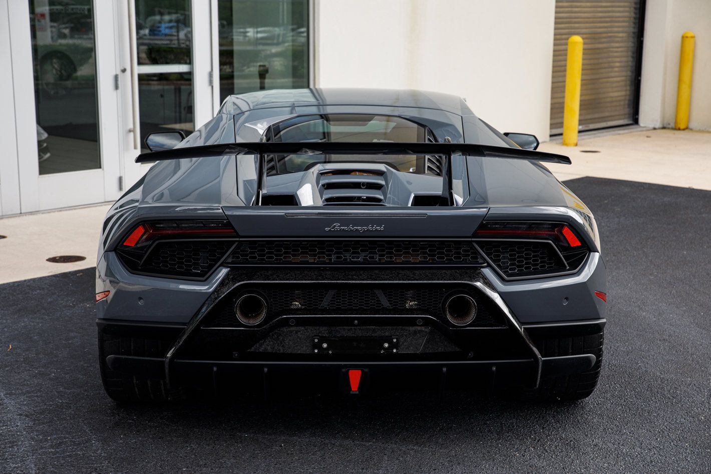 Used 2018 Lamborghini Huracan Performante AWD/4WD image 14