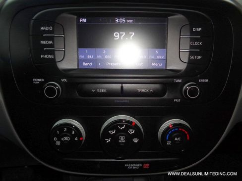 Used 2019 Kia Soul FWD image 10