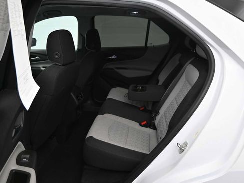Used 2023 Chevrolet Equinox LS w/ LS Convenience Package AWD/4WD image 9