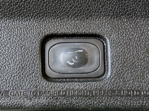 Used 2016 Ford Explorer Limited image 29