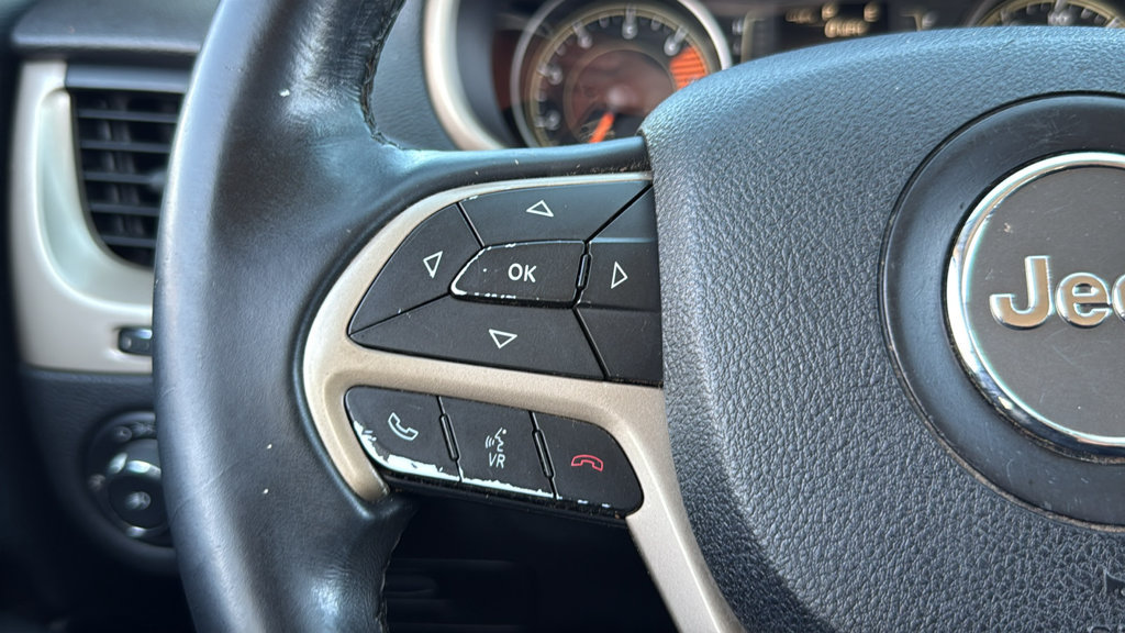 Used 2017 Jeep Cherokee Latitude w/ Comfort & Sound Group FWD image 31