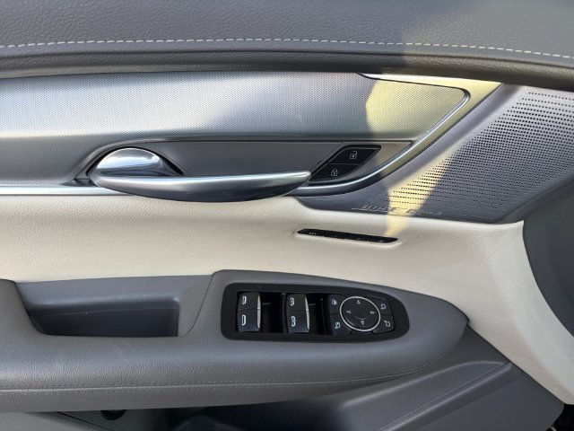 Used 2022 Cadillac XT5 Premium Luxury w/ LPO, Floor Liner Package AWD/4WD image 8