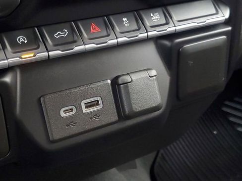 Used 2021 Chevrolet Silverado 1500 LT image 25