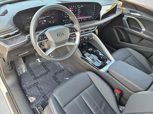Used 2025 Audi Q5 Premium w/ Convenience Package AWD/4WD image 10
