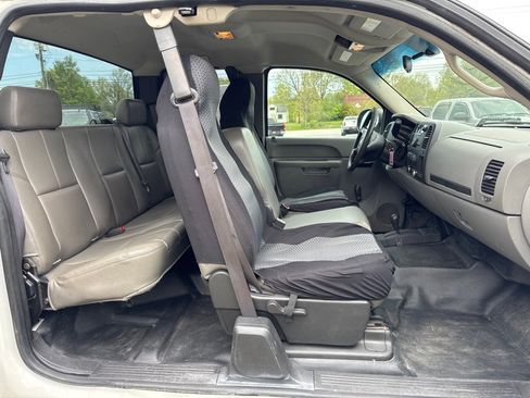 Used 2011 GMC Sierra 2500 W/T AWD/4WD image 13