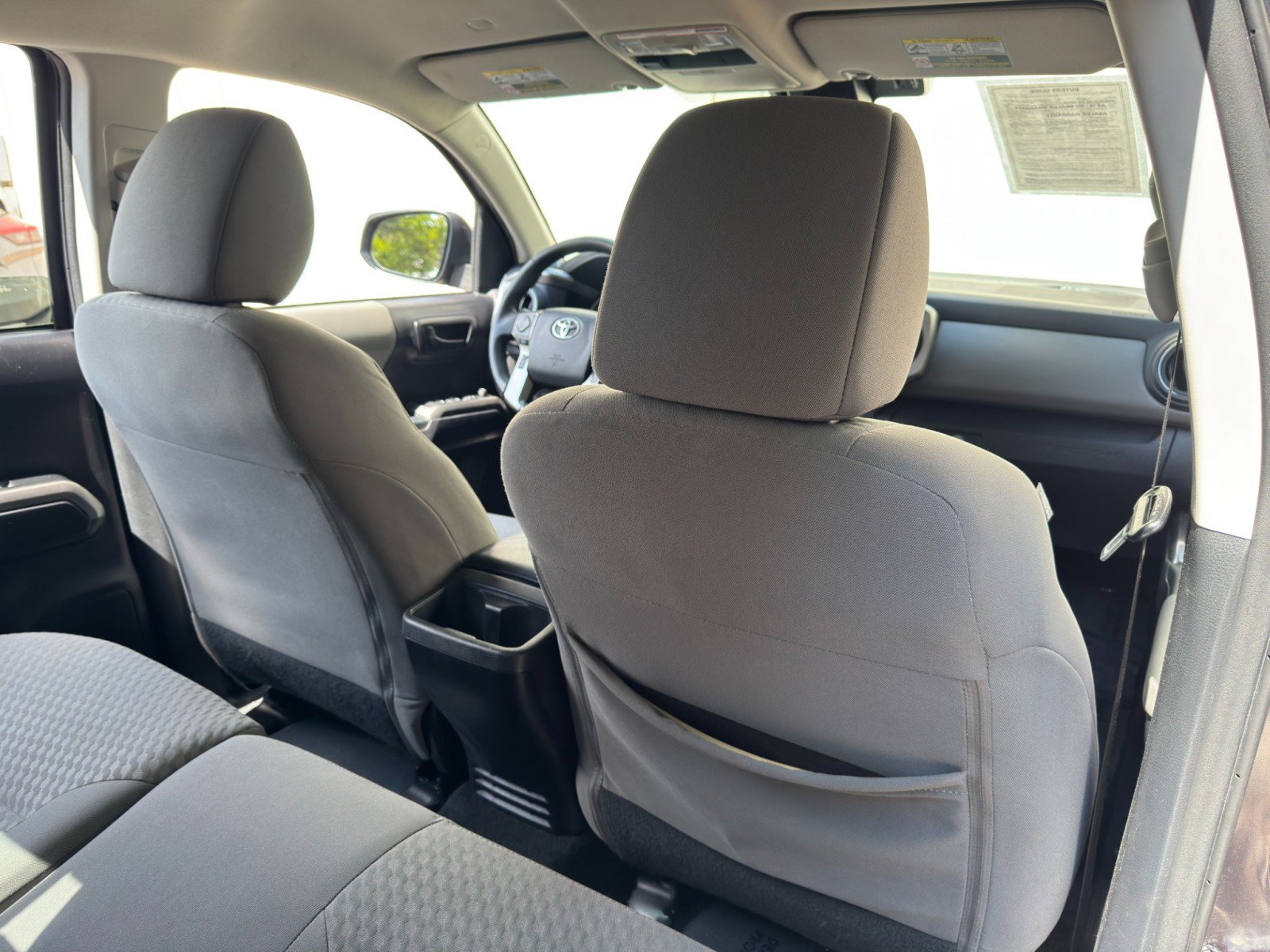 Used 2020 Toyota Tacoma SR5 RWD image 29